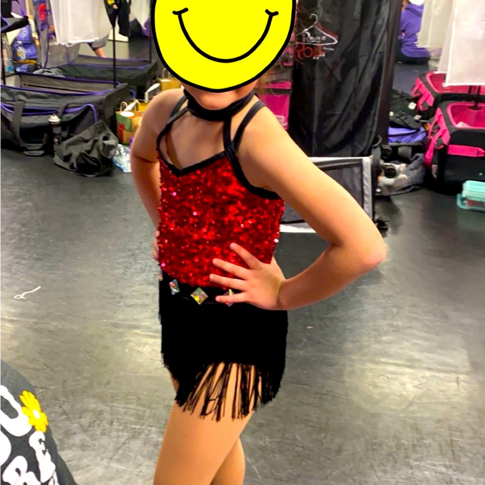 Red and black costume ALERT ‼️